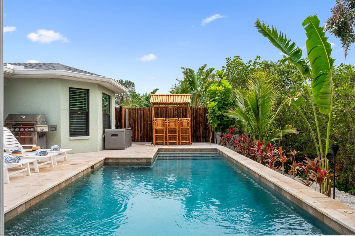 Hubbel Hideaway, Pool