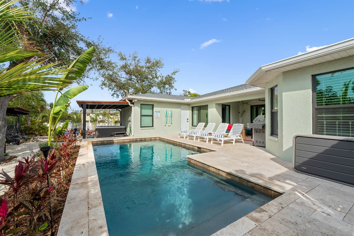 Hubbel Hideaway, Pool