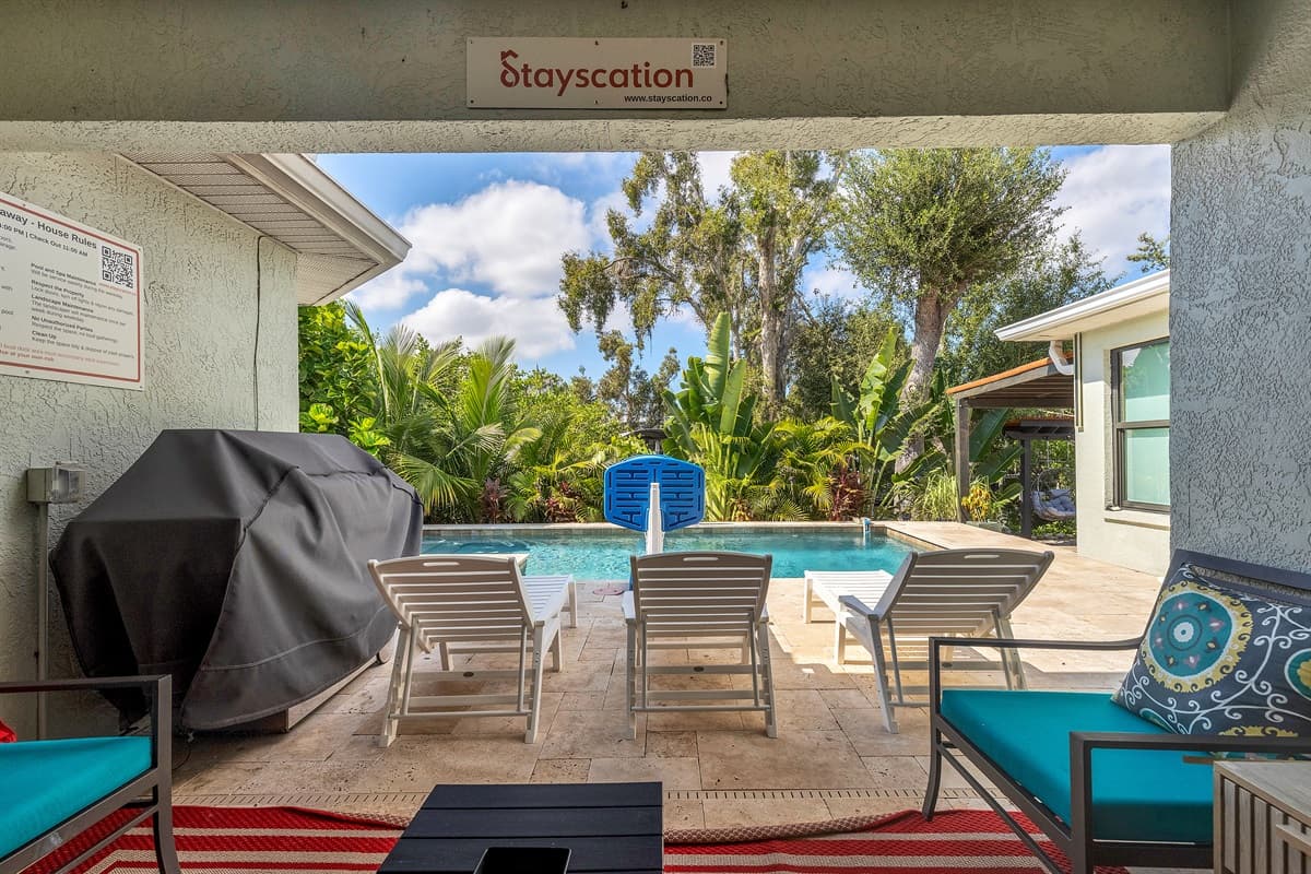 Hubbel Hideaway, Pool